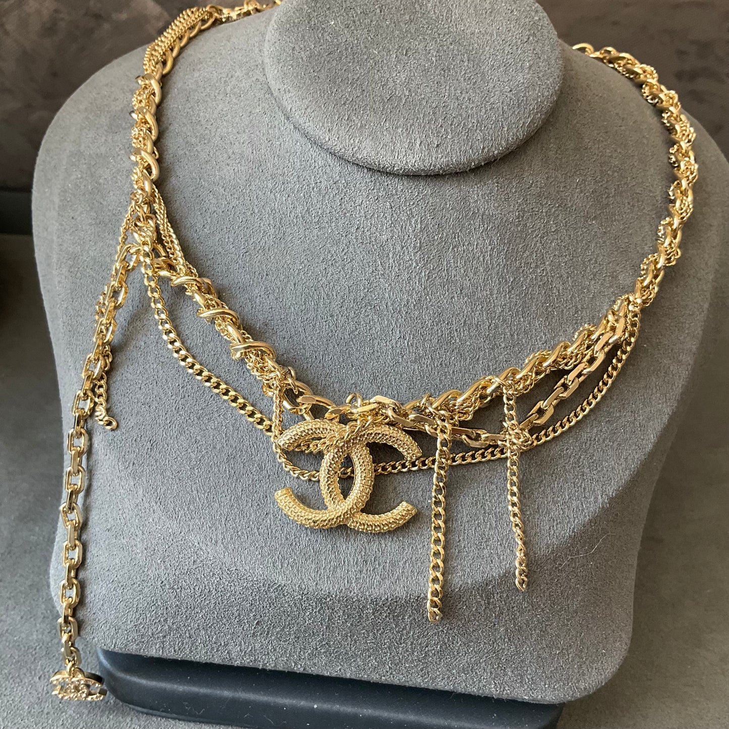 coco light gold choker necklace