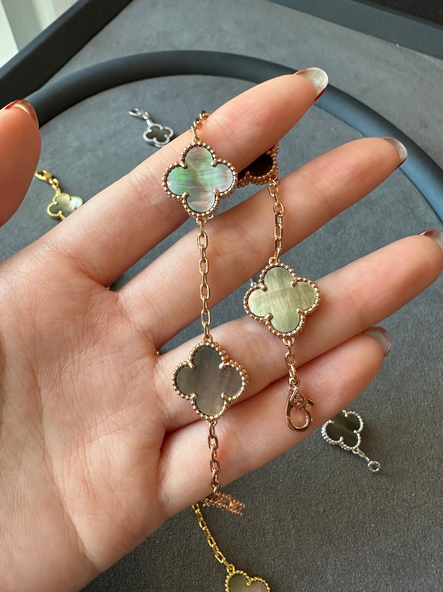 15mm Grey mother of pearl 5 motifs clover bracelet 925 silver with 18k gold plated 7.5 inches - ParadiseKissCo