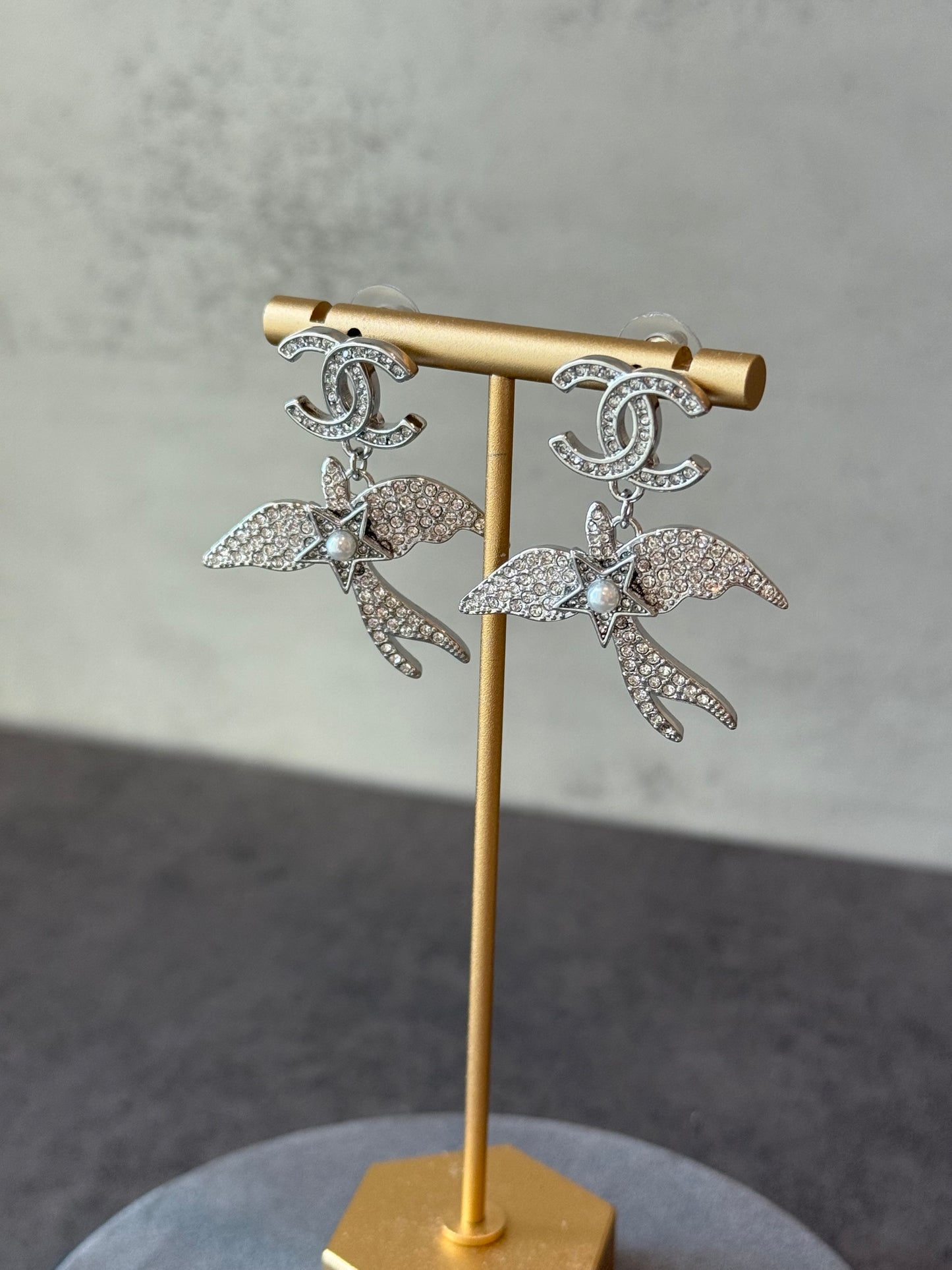 Coco Pearl Cz swallow earring