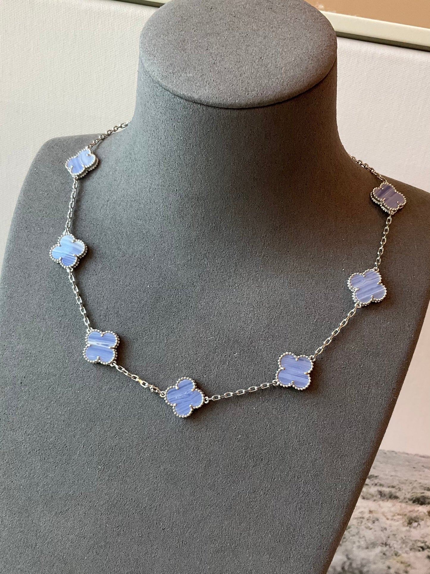 10 motifs Chalcedony 15mm clover necklace 925 silver 18k white gold plated 42cm long - ParadiseKissCo
