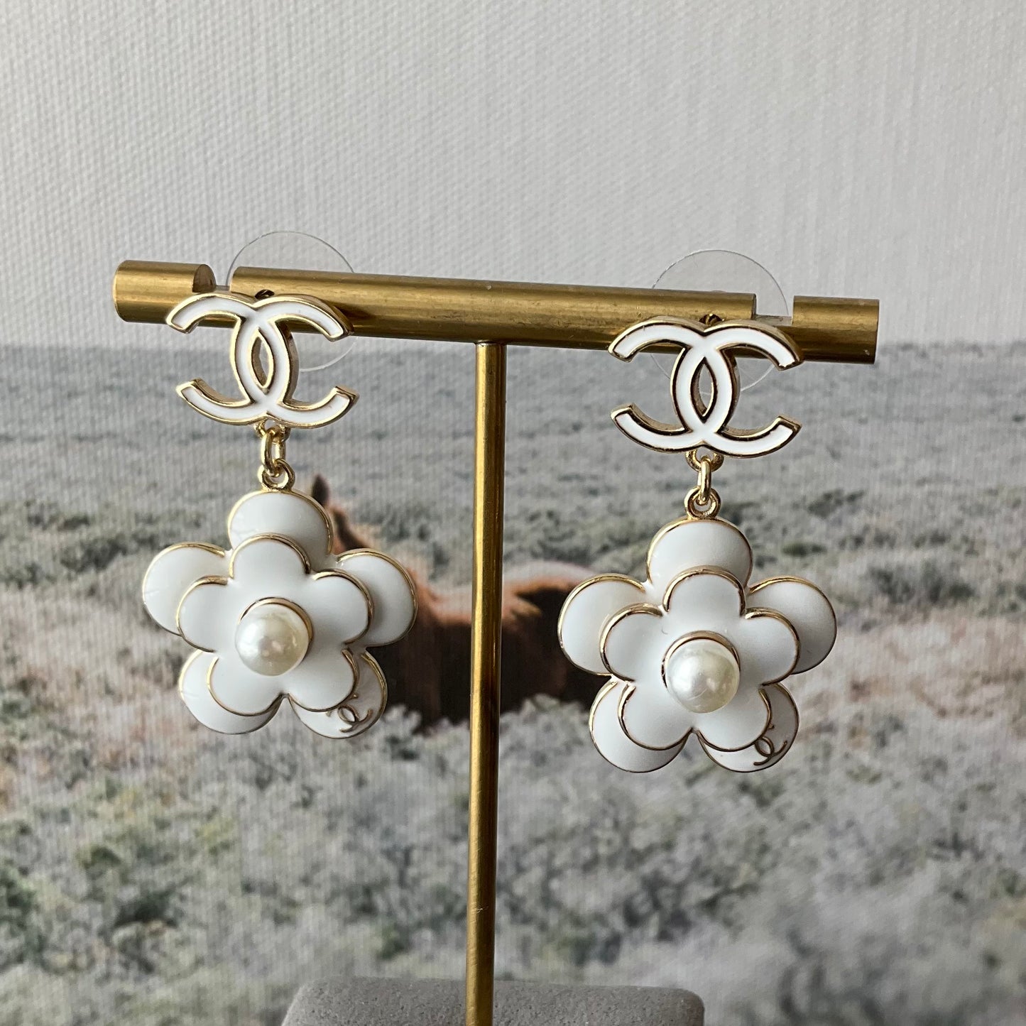 Coco white ceramics pearl flower gold dangle earring - ParadiseKissCo