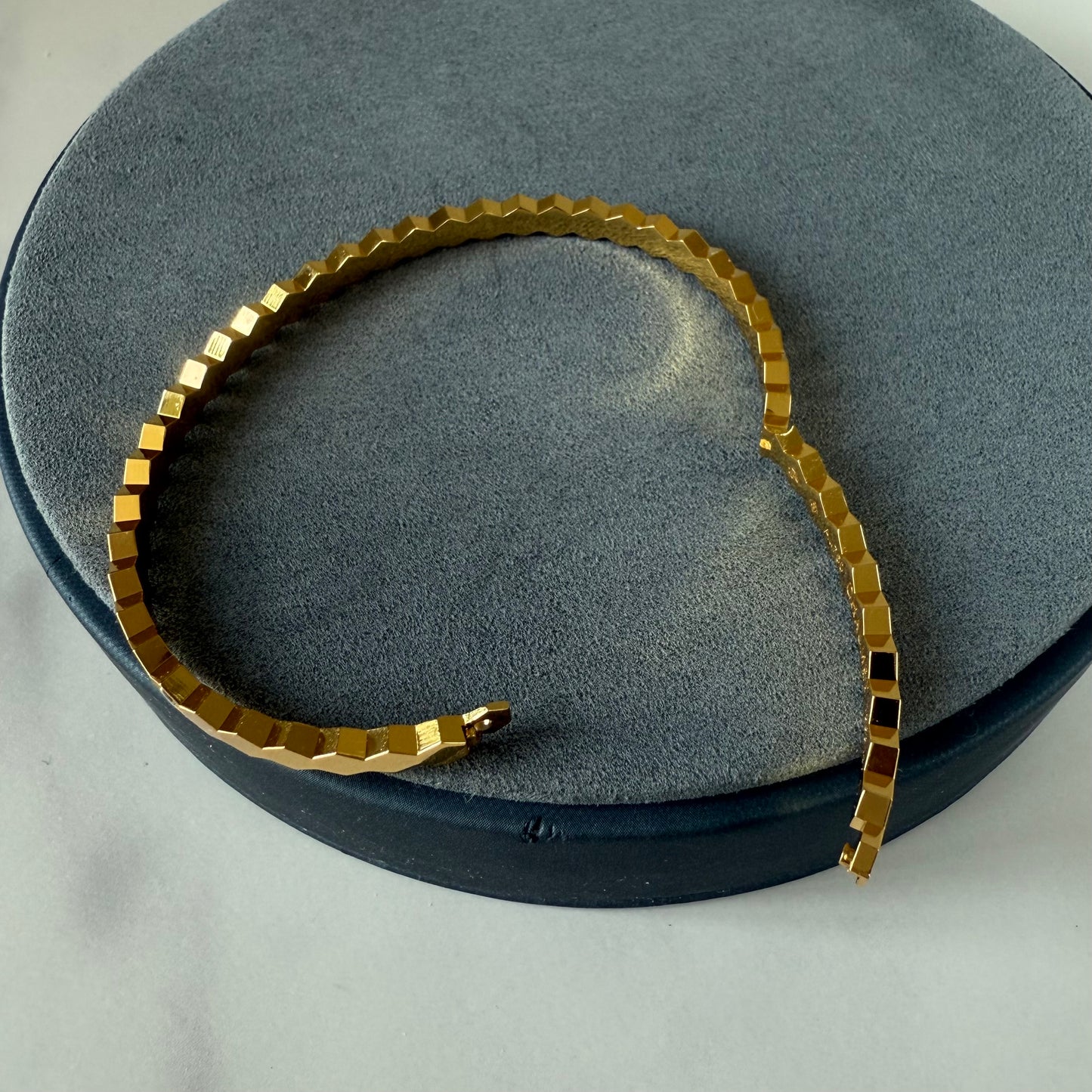 honeycomb gold bangle bracelet bee my love size 17cm