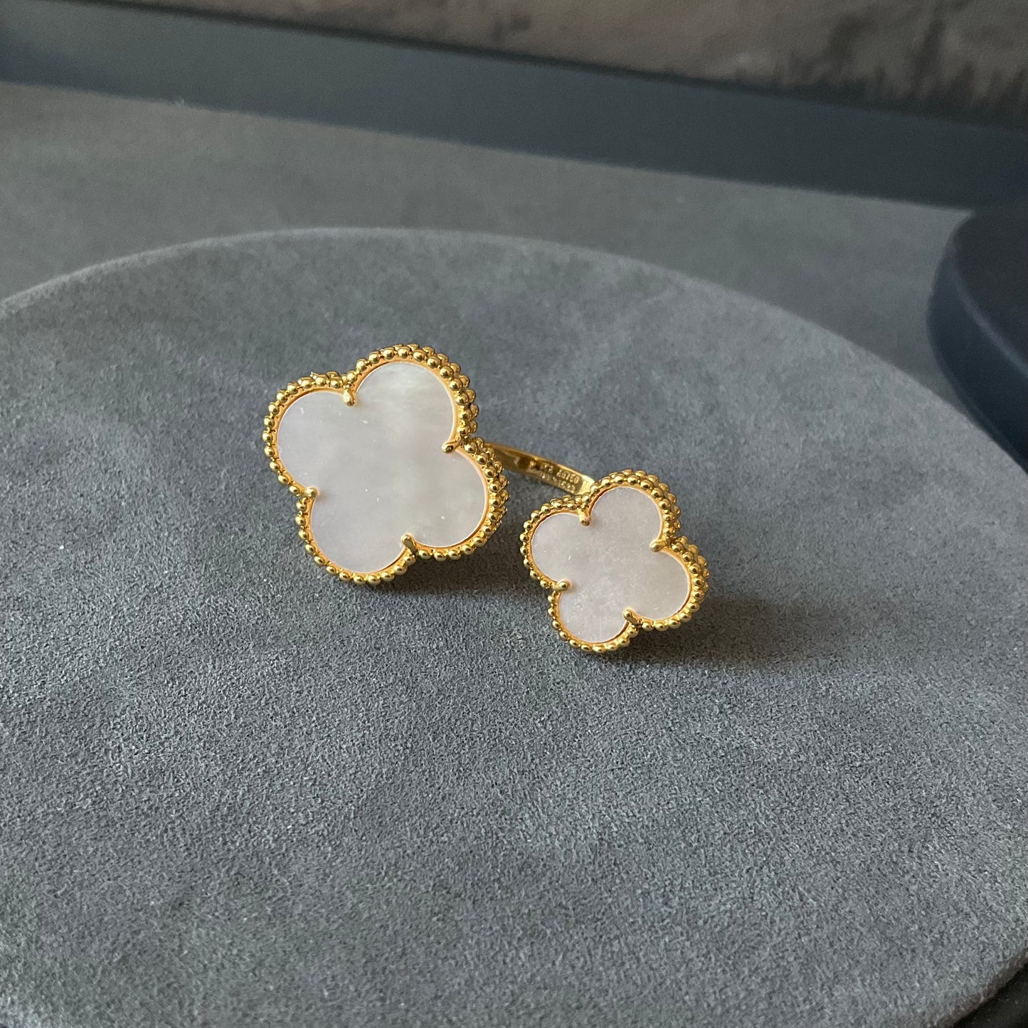 Mother of Pearl Clover Between finger ring 925 silver 18k gold plated