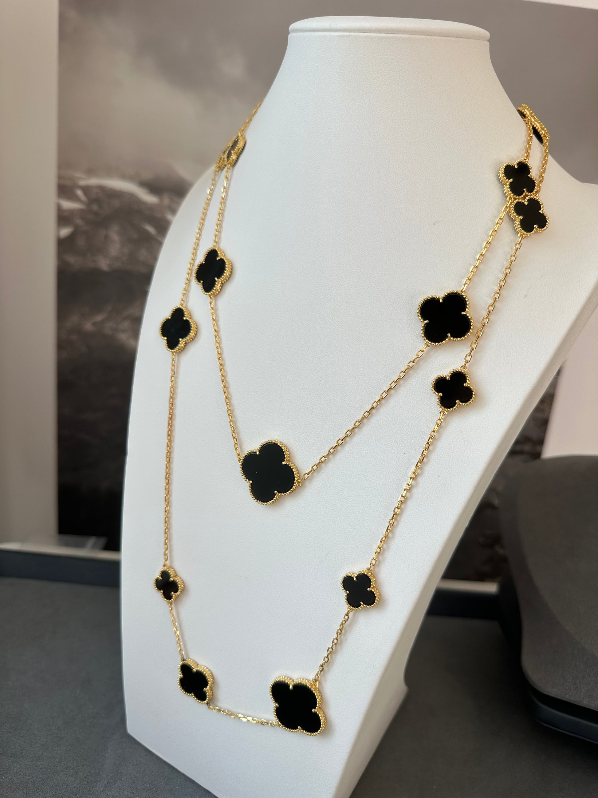 Guillioche 15mm clover earrings 18k gold plated