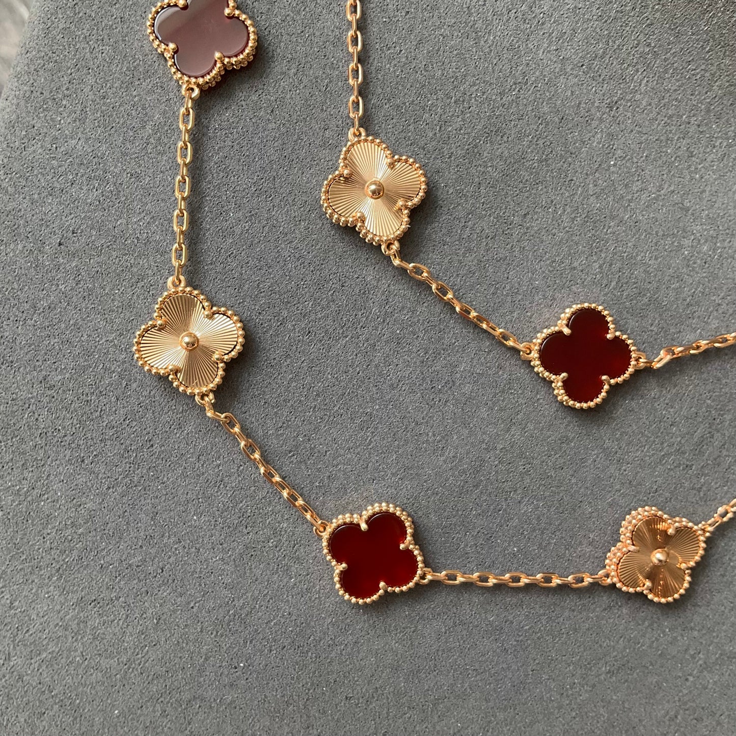 Guillioche Carnelian 20 motif clover necklace 925 silver 18k rose gold plated 84 cm long clover size 15mm