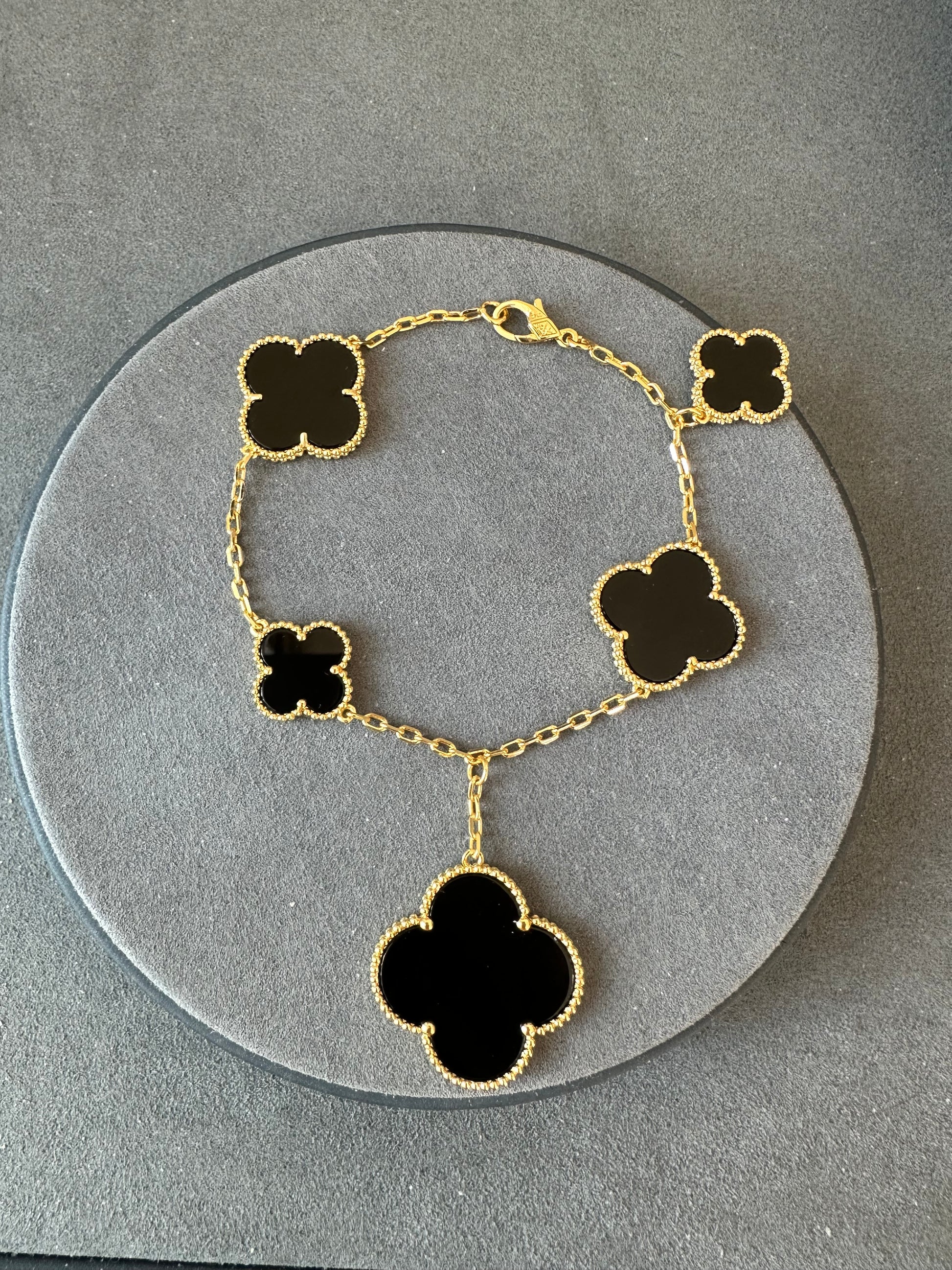 Gemstone Charm Clover bracelet 18k gold plated 7.5 inches