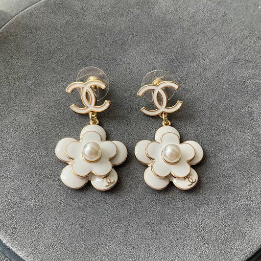 Coco white ceramics pearl flower gold dangle earring - ParadiseKissCo