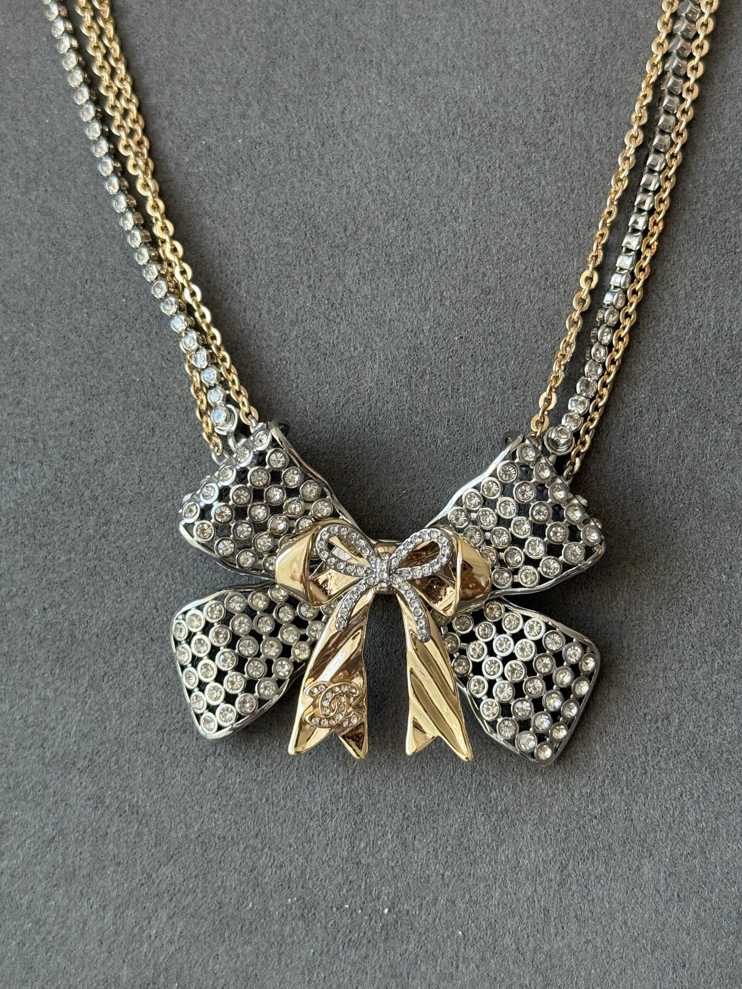 coco bow diamond pearl necklace