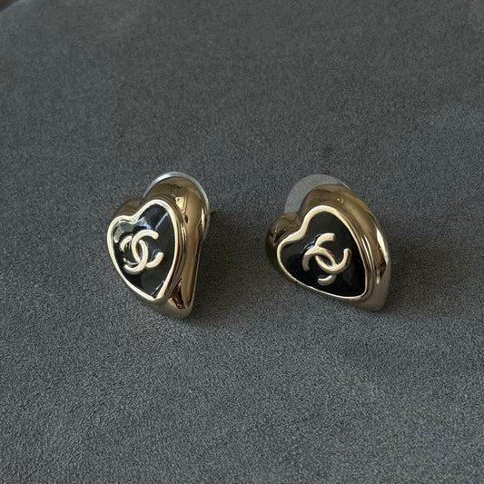 Coco black heart light gold earrings