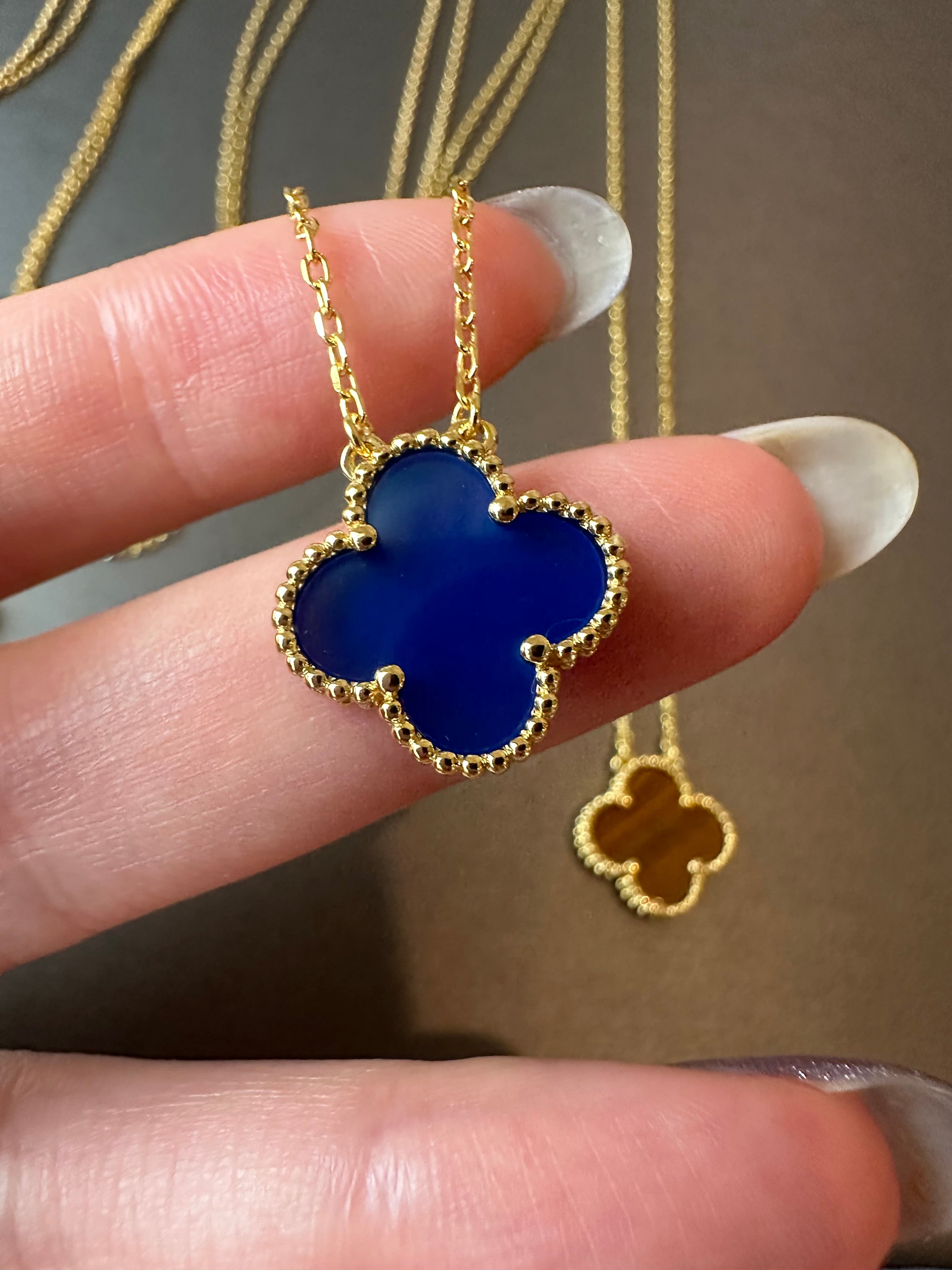 18K Gold Pendant high quality Clover - Blue