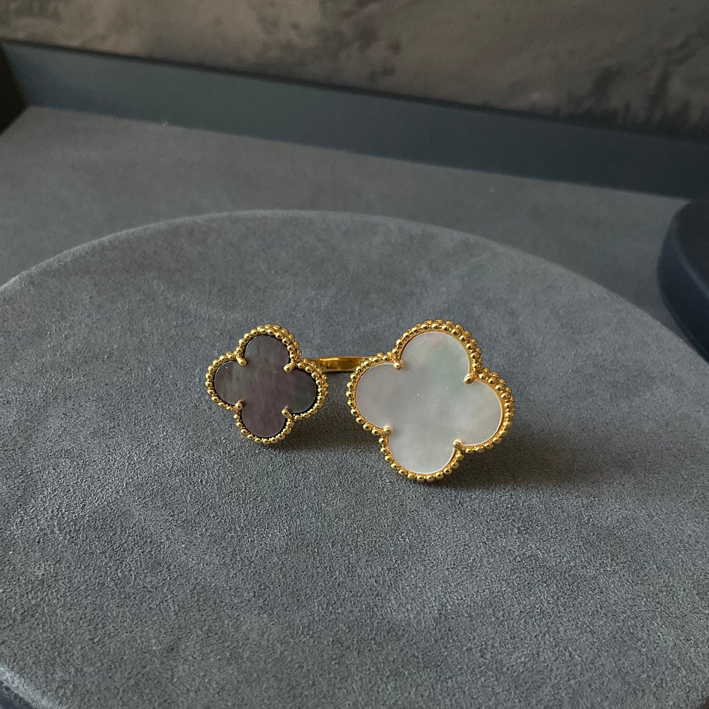 Mother of Pearl Clover Between finger ring 925 silver 18k gold plated