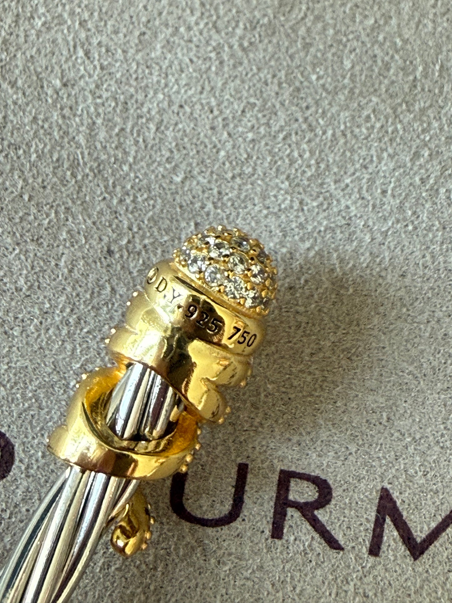 4mm HELENA BRACELET
18K Yellow Gold Domes and Diamonds bracelet