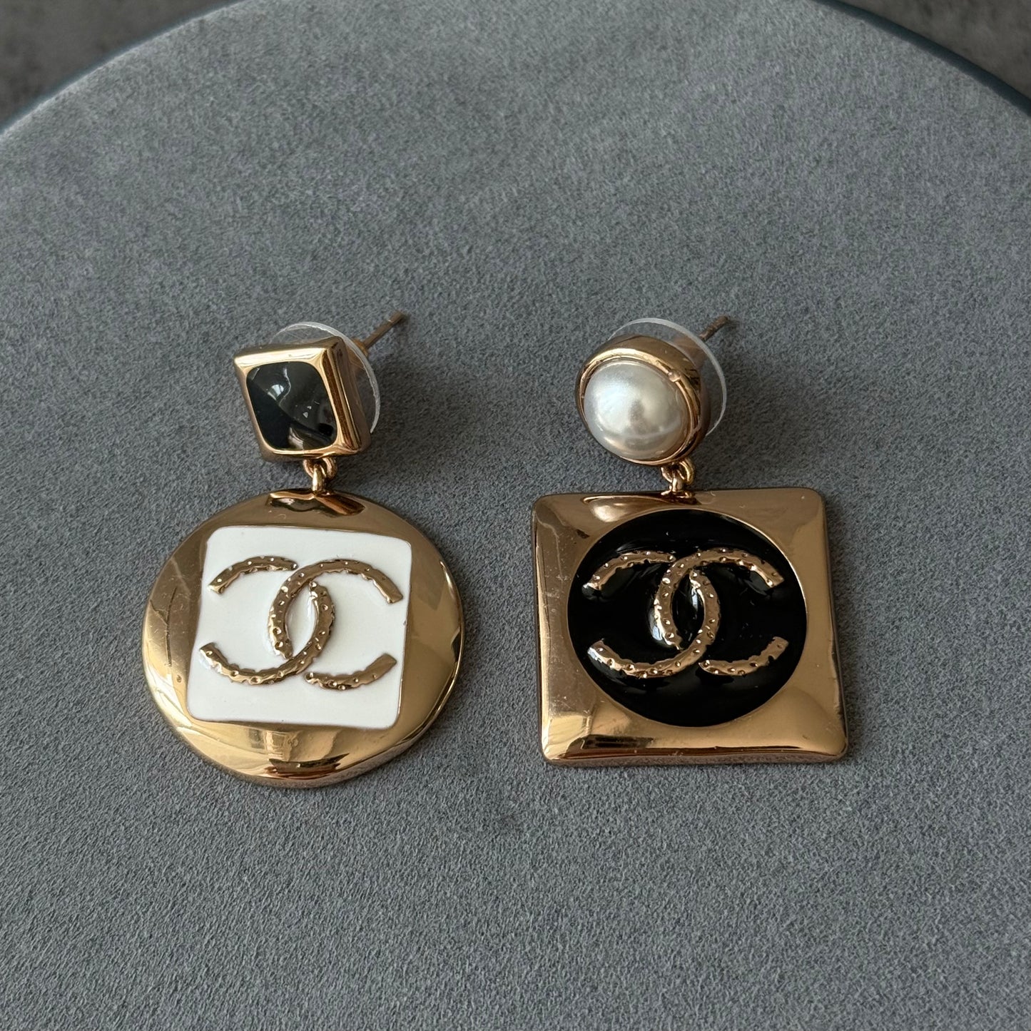 Coco black white rose gold earring