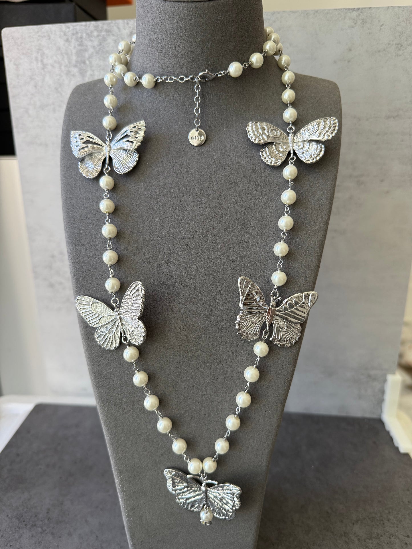 CD butterfly long pearl necklace