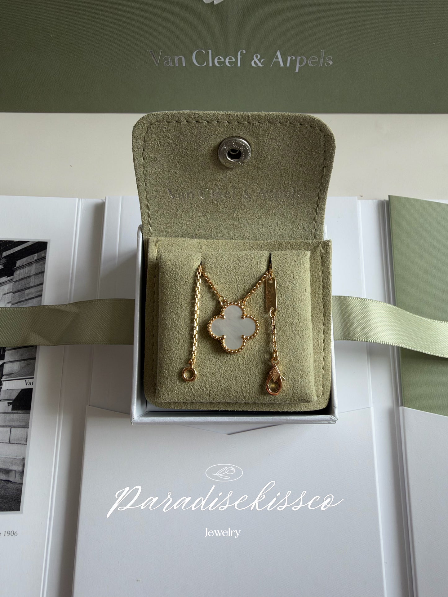 Clover Leaf Pendant Necklace,White Mother of Pearl,925 Sterling Silver, 18K Gold Plated