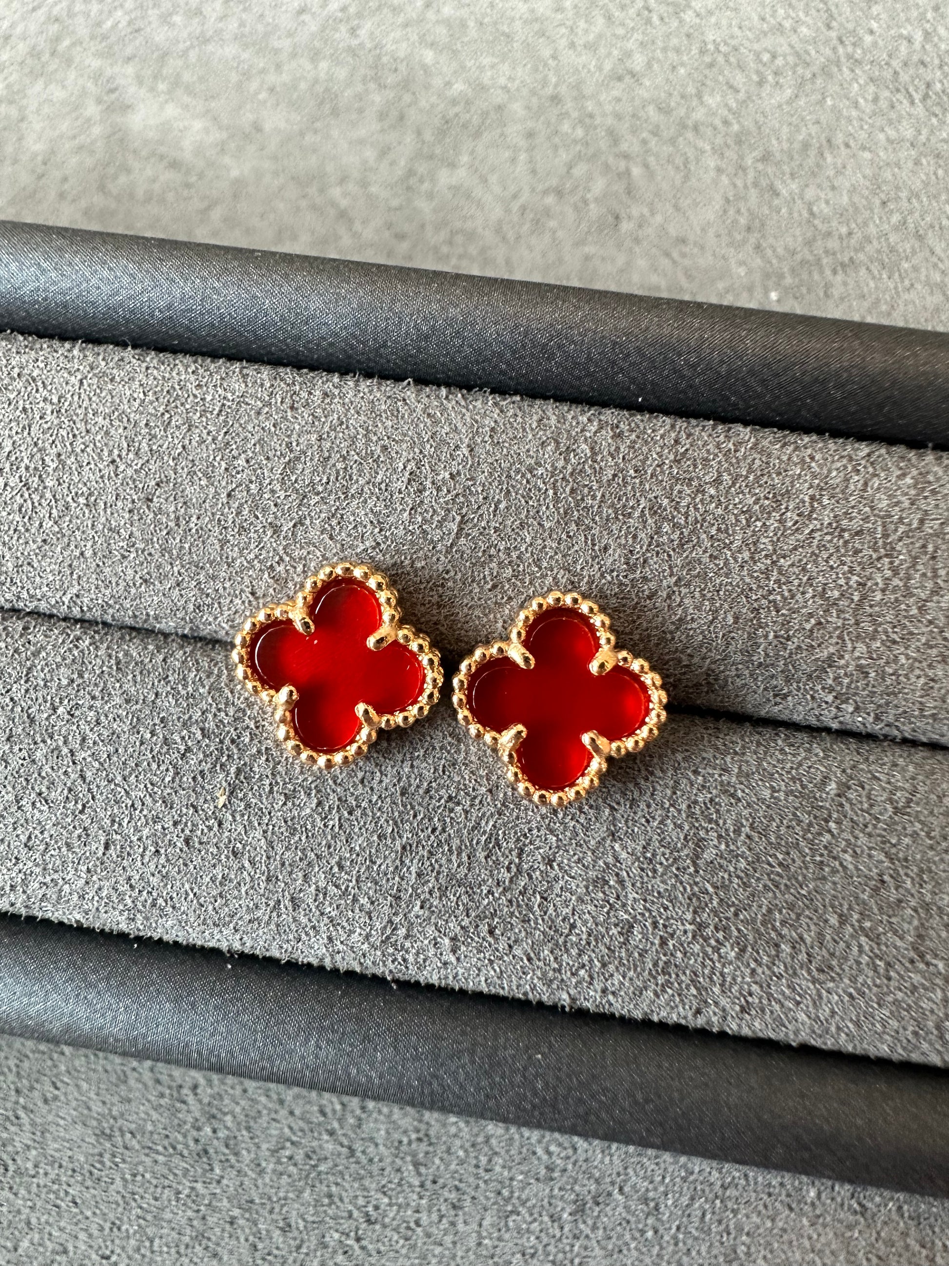 Sweet 10mm one clover red carnelian earrings 18k gold plated over silver 925 - ParadiseKissCo