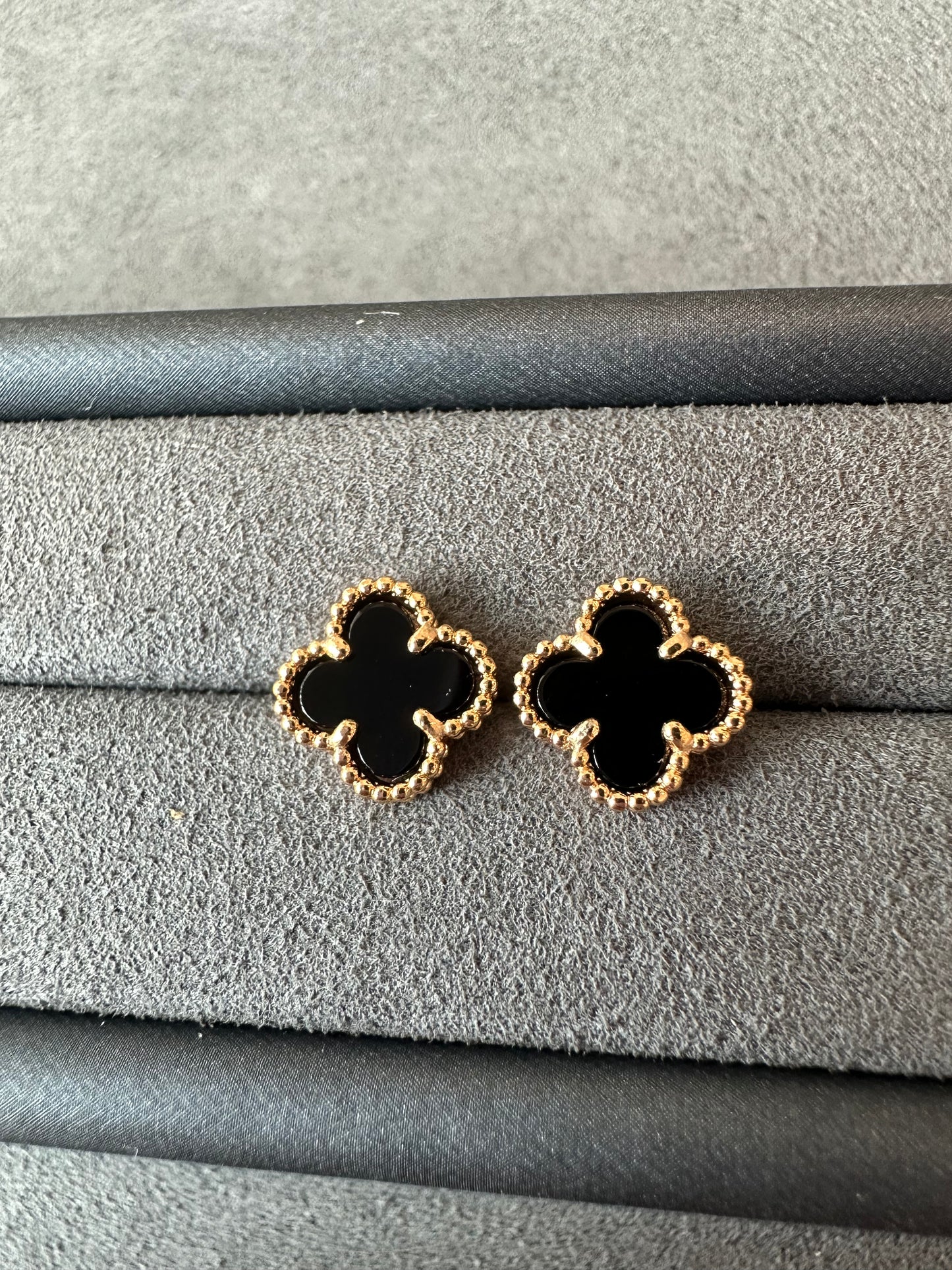 Sweet 10mm one clover black onxy earrings 18k gold plated over silver 925 - ParadiseKissCo